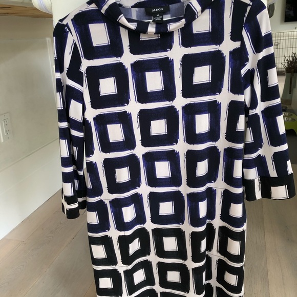 Alfani beautiful long sleeves dress - Picture 6 of 8